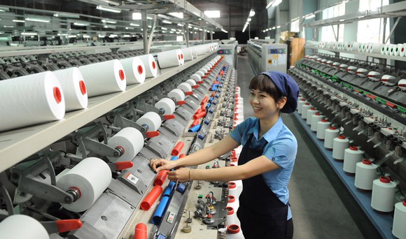 Ho Chi Minh city leader urges businesses to emulate for economic recovery